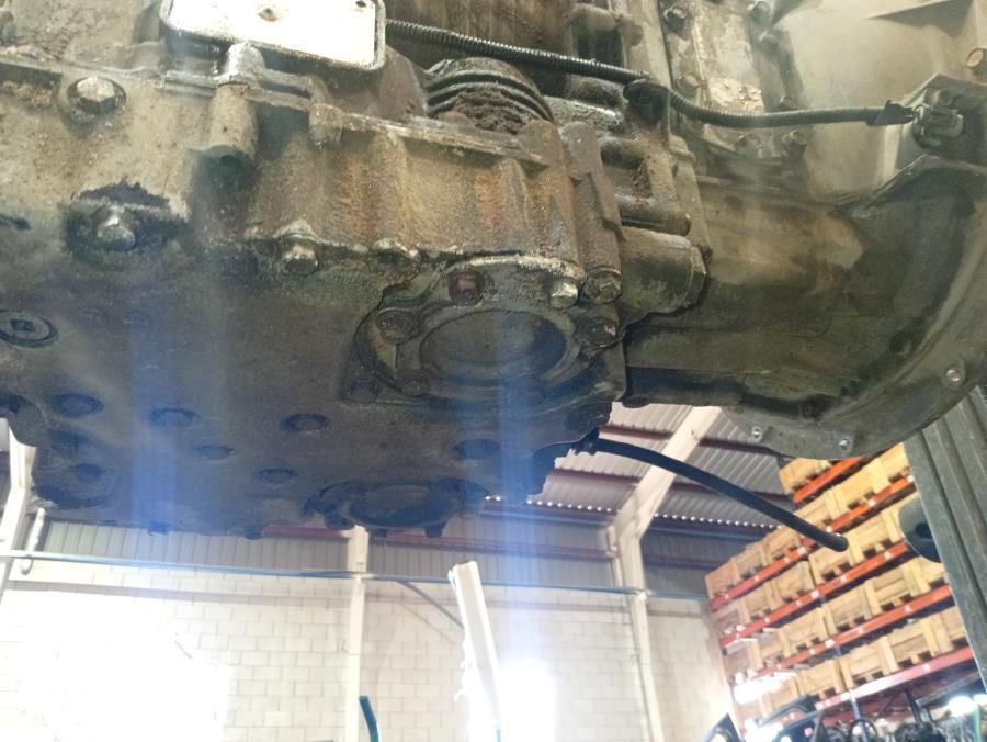 CAJA-DE-CAMBIO-AUTOMATICA-SCANIA-94DBX2-260-Ano-2000-Auto-Desguace-Luque