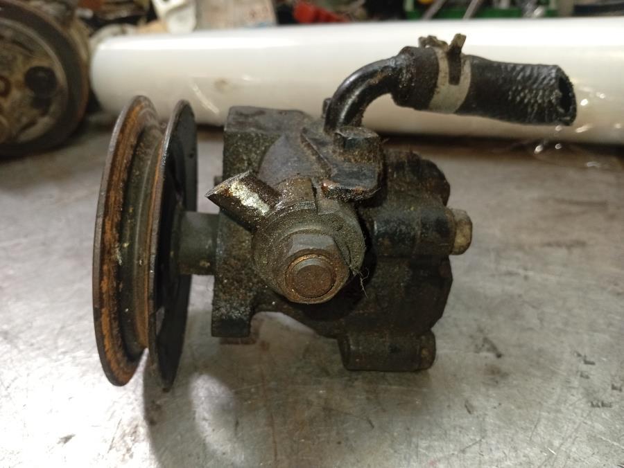 BOMBA-DE-DIRECCION-HIDRAULICA-HYUNDAI-GALLOPER-2-5TD-Ano-2000-Auto-Desguace-Luque