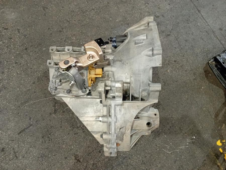CAJA-DE-CAMBIO-MANUAL-FORD-TRANSIT-2-2TDCI-Ano-2009-Auto-Desguace-Luque