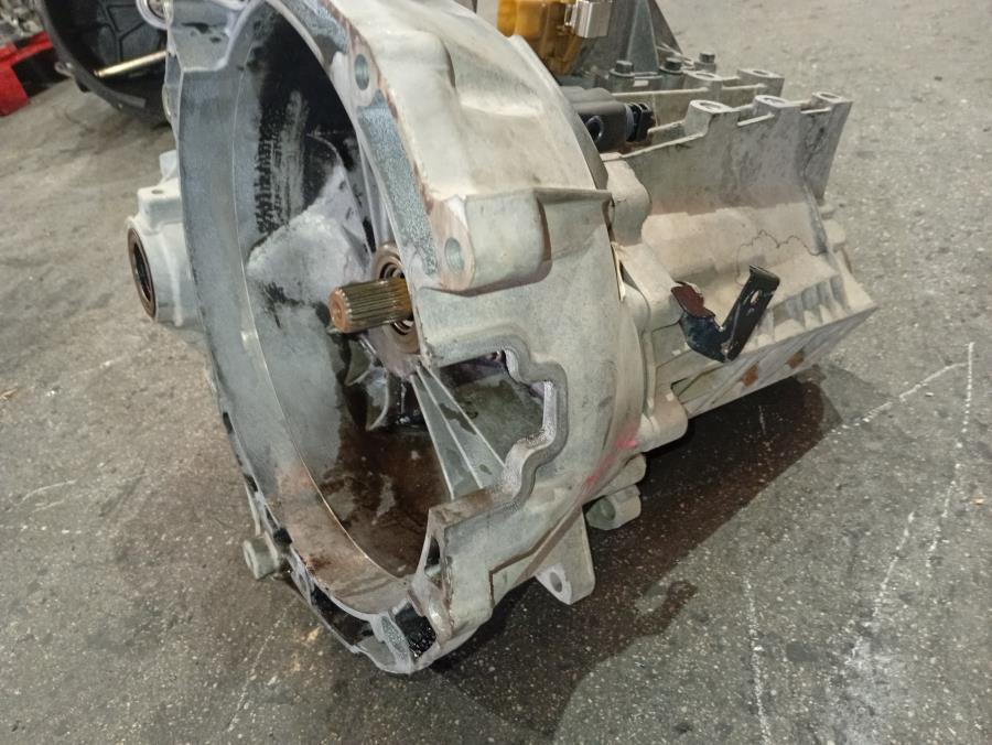 CAJA-DE-CAMBIO-MANUAL-FORD-TRANSIT-2-2TDCI-Ano-2009-Auto-Desguace-Luque