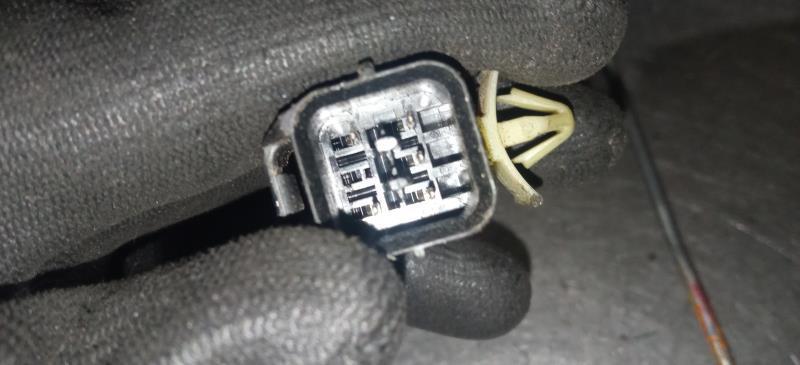 CERRADURA-DELANTERA-DERECHA-HYUNDAI-GETZ-1-1-12V-63CV-Ano-2003-Auto-Desguace-Luque