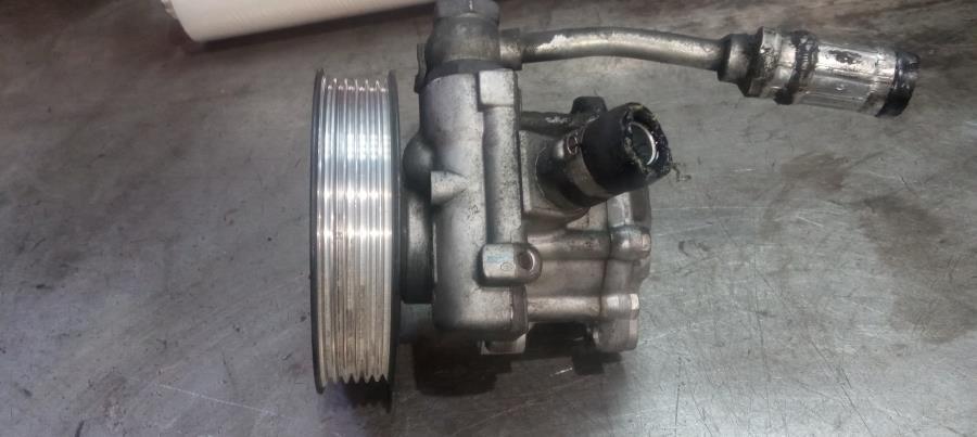 BOMBA-DE-DIRECCION-HIDRAULICA-AUDI-A4-BERLINA-8E-2-0-TDI-140CV-Ano-2006-Auto-Desguace-Luque