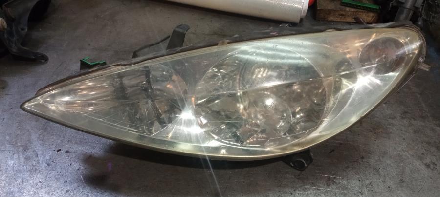 FARO-DELANTERO-IZQUIERDO-PEUGEOT-307-1-6-16V-109CV-Ano-2003-Auto-Desguace-Luque
