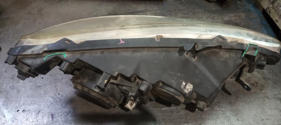 FARO-DELANTERO-IZQUIERDO-PEUGEOT-307-1-6-16V-109CV-Ano-2003-Auto-Desguace-Luque