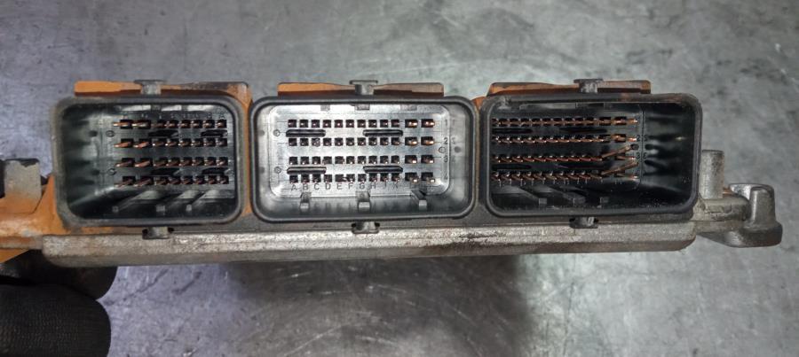 CENTRALITA-DE-MOTOR-RENAULT-TRAFIC-II-1-9-DIESEL-101-CV-Ano-2001-Auto-Desguace-Luque