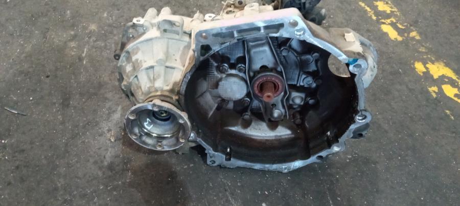 CAJA-DE-CAMBIOS-MANUAL-VOLKSWAGEN-CADDY-1-6-TDI-102-CV-Ano-2011-Auto-Desguace-Luque