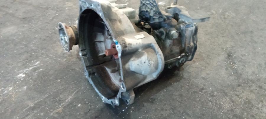 CAJA-DE-CAMBIOS-MANUAL-VOLKSWAGEN-CADDY-1-6-TDI-102-CV-Ano-2011-Auto-Desguace-Luque