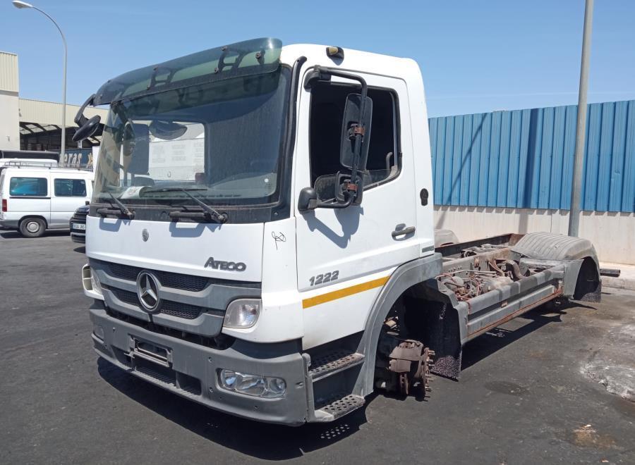 CAJA-DE-CAMBIOS-MANUAL-MERCEDES-ATEGO-4-8-DIESEL-OM-924-LA-218-CV-Ano-2011-Auto-Desguace-Luque