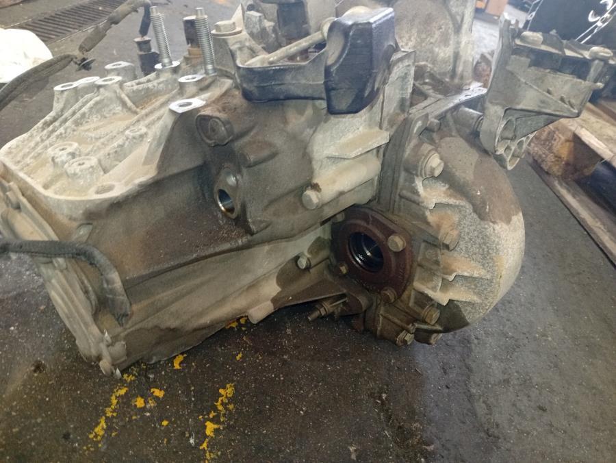 CAJA-DE-CAMBIOS-MANUAL-CITROEN-C4-PICASSO-3-1-6-HDI-FAP-116-CV-Ano-2015-Auto-Desguace-Luque