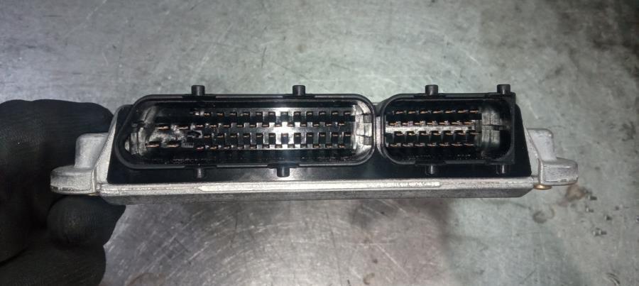 CENTRALITA-DE-MOTOR-AUDI-A4-BERLINA-B5-1-9-TDI-110CV-Ano-1998-Auto-Desguace-Luque