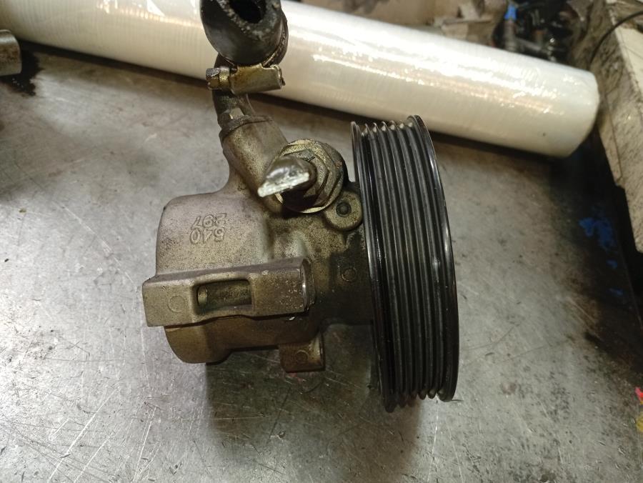BOMBA-DE-DIRECCION-HIDRAULICA-CHEVROLET-CAPTIVA-2-0-CRDI-150CV-Ano-2006-Auto-Desguace-Luque