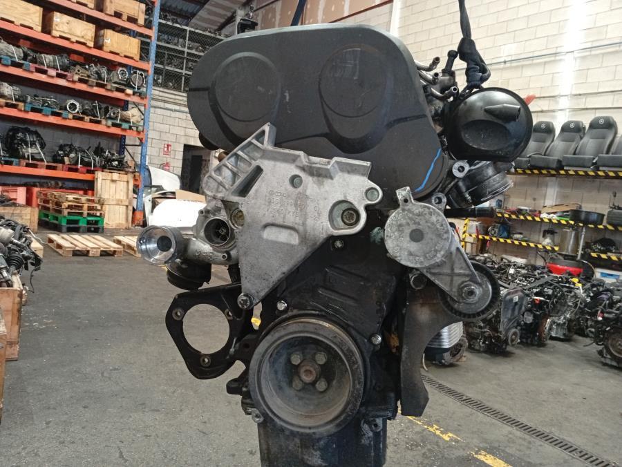 MOTOR-COMPLETO-VOLKSWAGEN-GOLF-V-BERLINA-1K1-2-0-TDI-136-CV-Ano-2004-Auto-Desguace-Luque