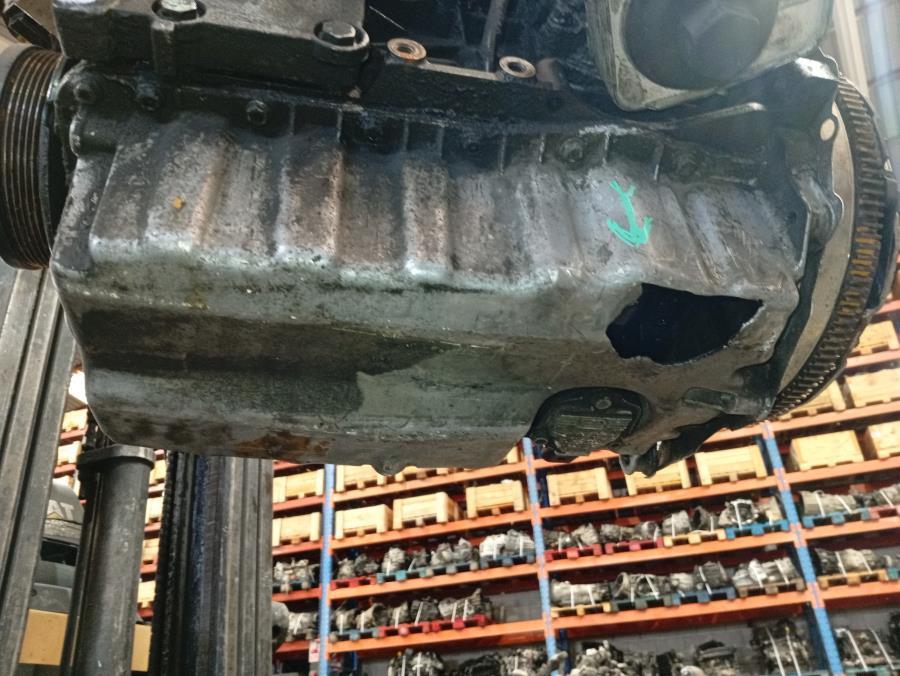 MOTOR-COMPLETO-VOLKSWAGEN-GOLF-V-BERLINA-1K1-2-0-TDI-136-CV-Ano-2004-Auto-Desguace-Luque