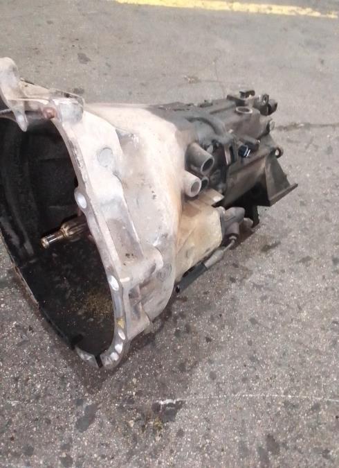 CAJA-DE-CAMBIOS-MANUAL-BMW-Z3-1-9-16V-CAT-140-CV-Ano-1997-Auto-Desguace-Luque