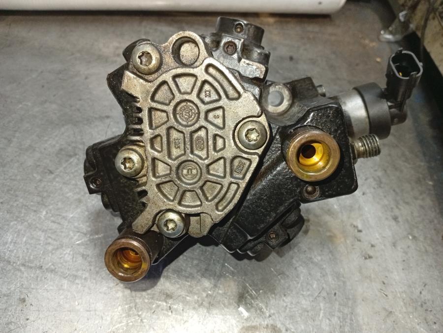BOMBA-DE-INYECCION-KIA-CEED-1-6-CRDI--116CV-Ano-2010-Auto-Desguace-Luque