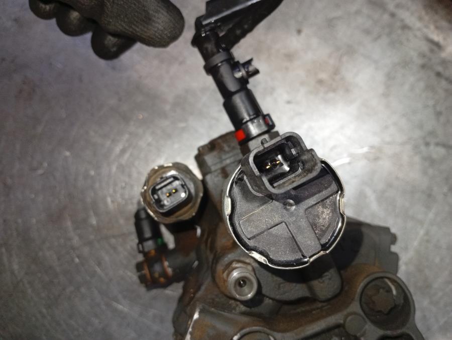 BOMBA-DE-INYECCION-RENAULT-SCENIC-II-1-5-DCI-106CV-Ano-2005-Auto-Desguace-Luque