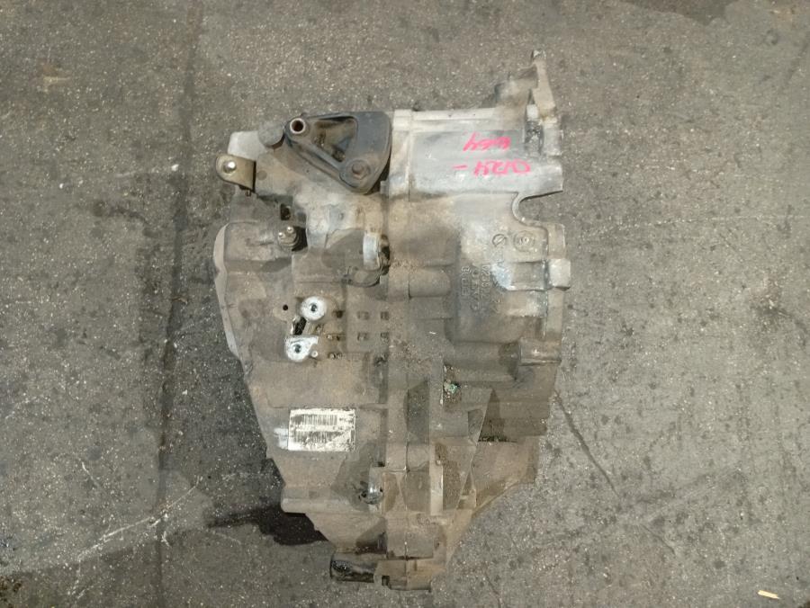 CAJA-DE-CAMBIOS-MANUAL-VOLVO-S60-2-4-DIESEL-131-CV-Ano-2003-Auto-Desguace-Luque