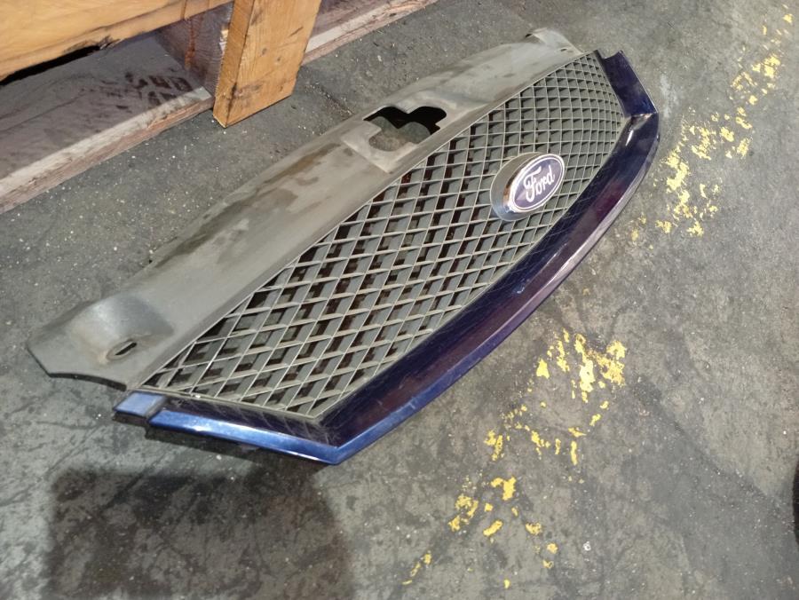 REJILLA-DELANTERA-FORD-MONDEO-BERLINA-GE-1-8-125CV-Ano-2001-Auto-Desguace-Luque