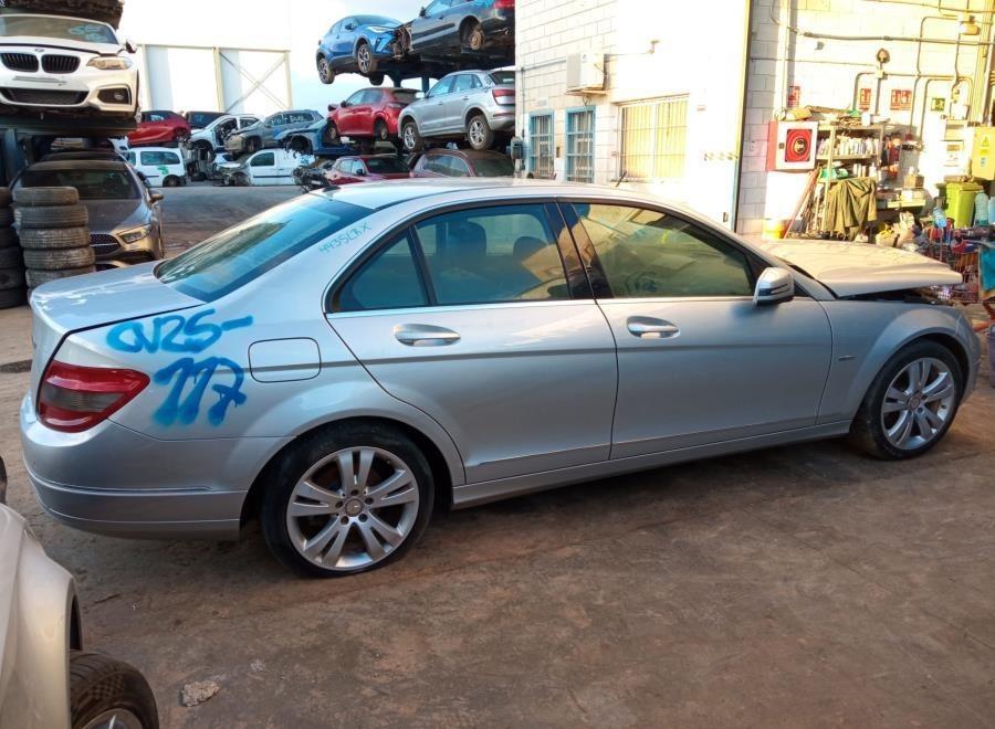 ANTINIEBLA-DELANTERO-DERECHO-MERCEDES-CLASE-C-W204-BERLINA-1-8-CAT-156-CV-Ano-2010-Auto-Desguace-Luque