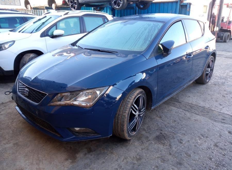 POMO-PALANCA-DE-CAMBIOS-Y-FUNDA-SEAT-LEON-SC-5F5-1-2-TSI-110-CV-Ano-2016-Auto-Desguace-Luque