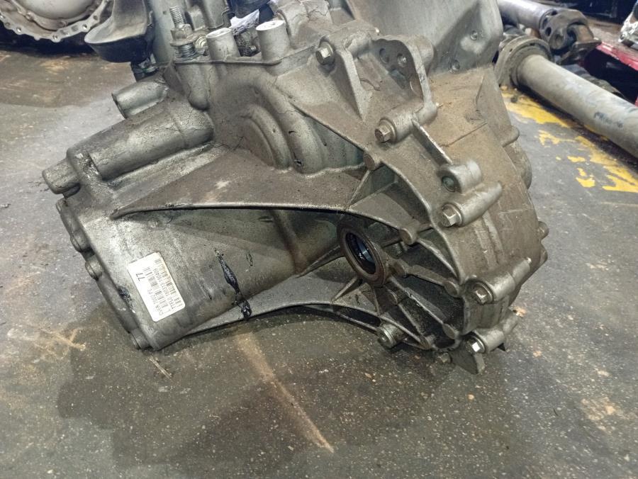 CAJA-DE-CAMBIOS-MANUAL-FORD-FOCUS-CB8-1-0-ECOBOOST-CAT-125-CV-Ano-2013-Auto-Desguace-Luque