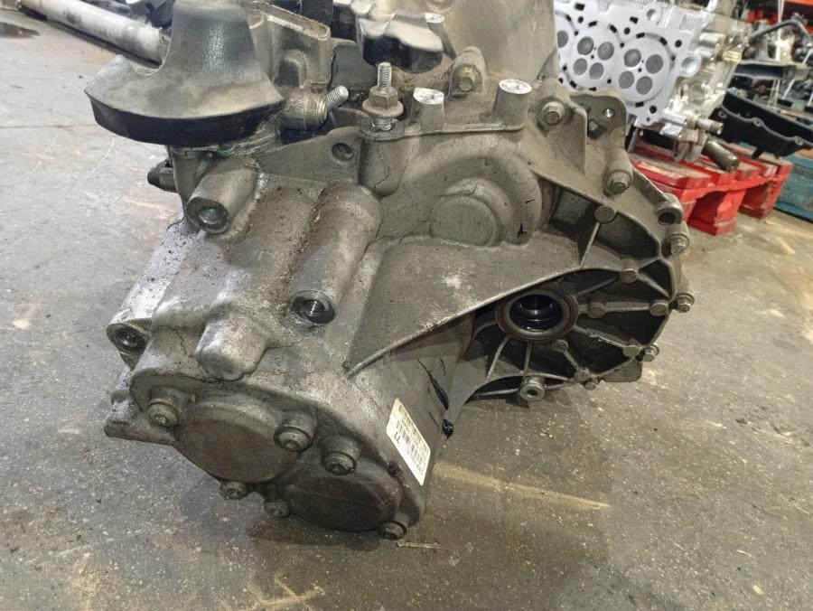 CAJA-DE-CAMBIOS-MANUAL-FORD-FOCUS-CB8-1-0-ECOBOOST-CAT-125-CV-Ano-2013-Auto-Desguace-Luque