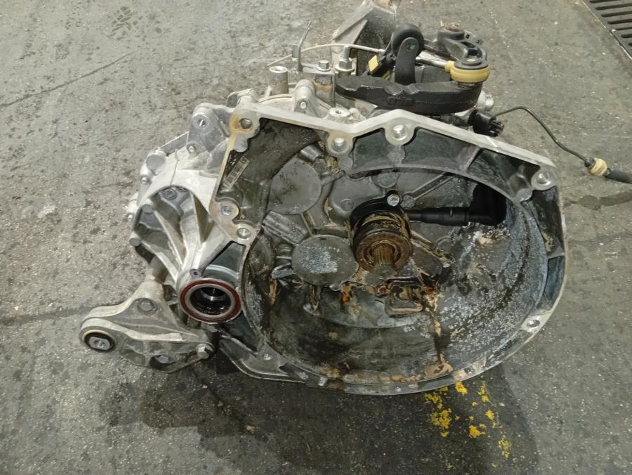 CAJA-DE-CAMBIOS-MANUAL-FORD-FOCUS-CB8-1-0-ECOBOOST-CAT-125-CV-Ano-2014-Auto-Desguace-Luque