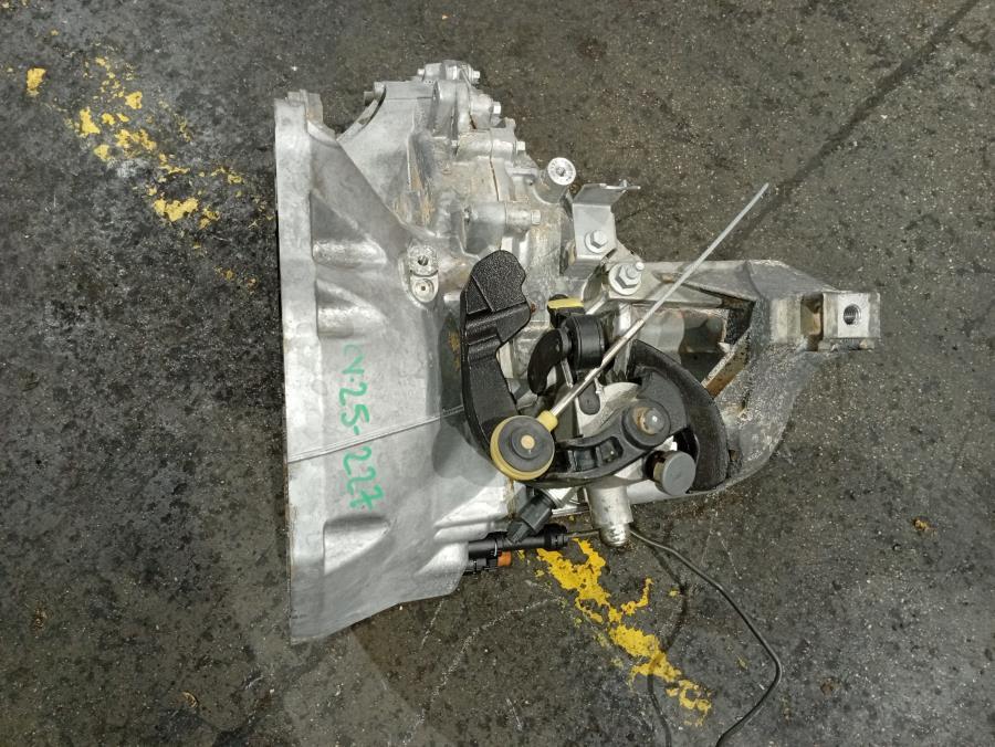 CAJA-DE-CAMBIOS-MANUAL-FORD-FOCUS-CB8-1-0-ECOBOOST-CAT-125-CV-Ano-2014-Auto-Desguace-Luque