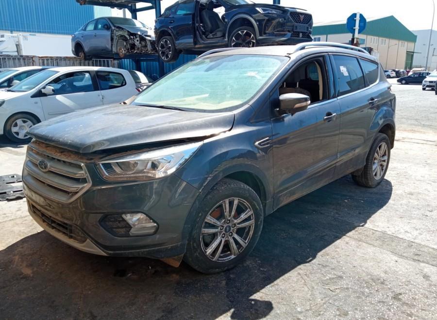 ANTINIEBLA-DELANTERO-DERECHO-FORD-KUGA-1-5-ECOBOOST-CAT-120-CV-Ano-2018-Auto-Desguace-Luque