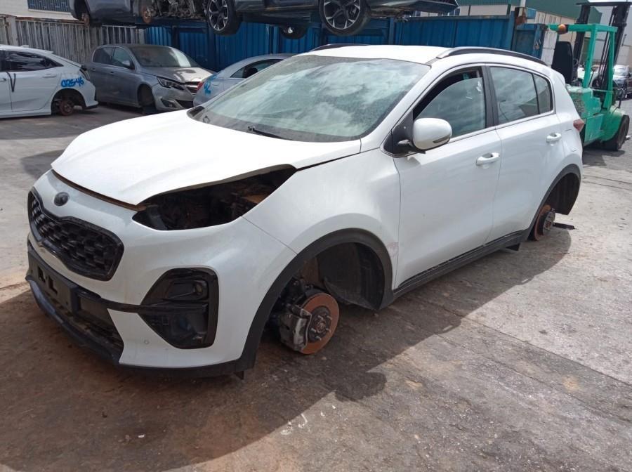ANTINIEBLA-DELANTERO-DERECHO-KIA-SPORTAGE-1-6-HIBRIDO-SUAVE-100-KW-136-CV-Ano-2022-Auto-Desguace-Luque