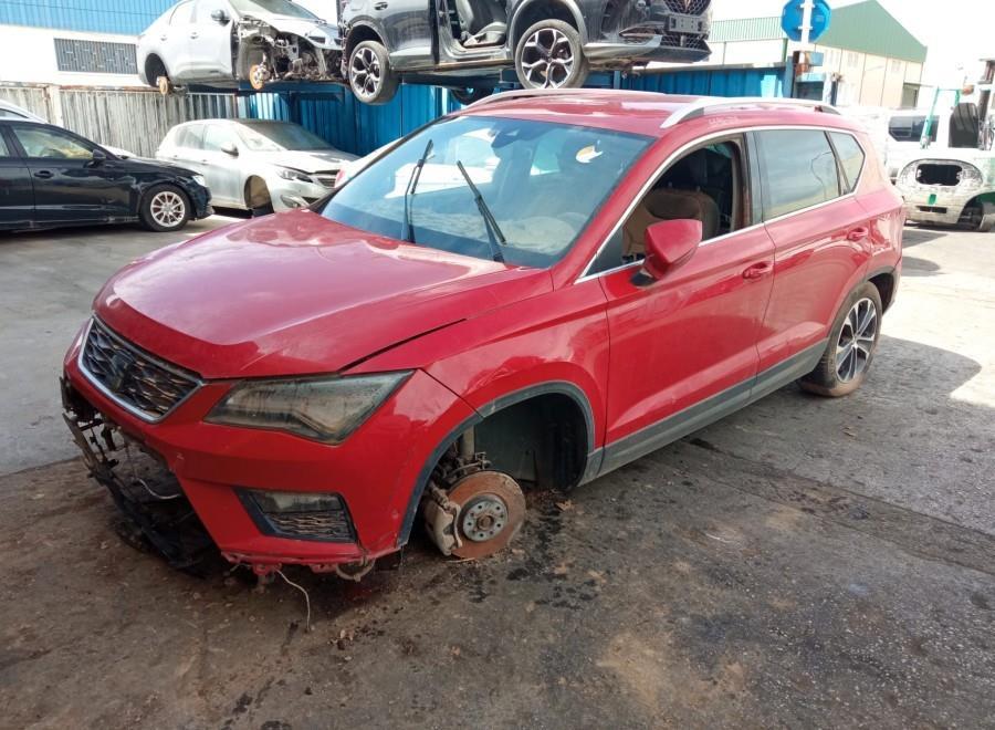 TERCERA-LUZ-DE-FRENO-SEAT-ATECA-KH7-1-6-TDI-116-CV-Ano-2016-Auto-Desguace-Luque