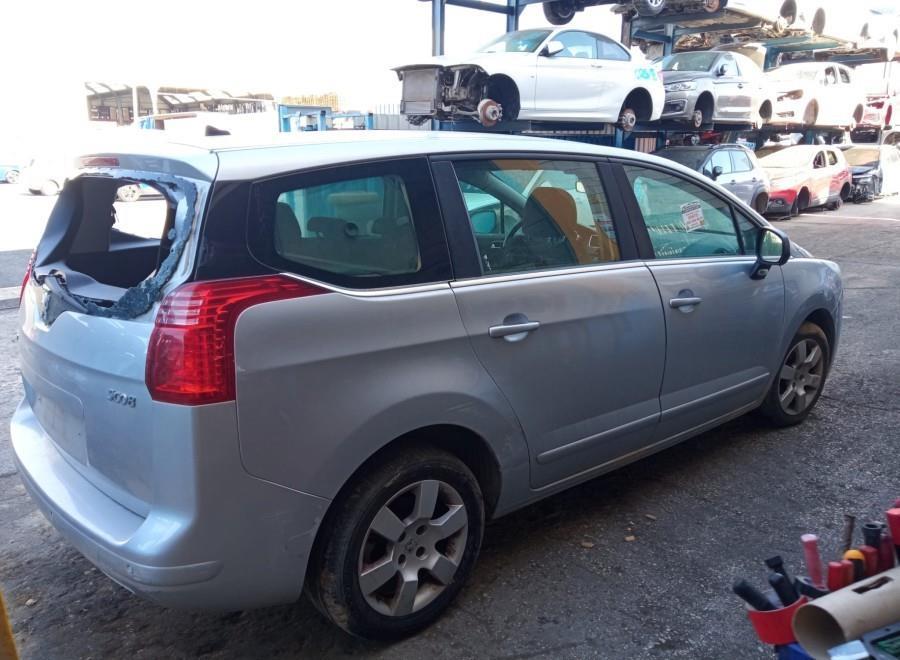 ANTINIEBLA-DELANTERO-DERECHO-PEUGEOT-5008-1-6-16V-120-CV-Ano-2012-Auto-Desguace-Luque