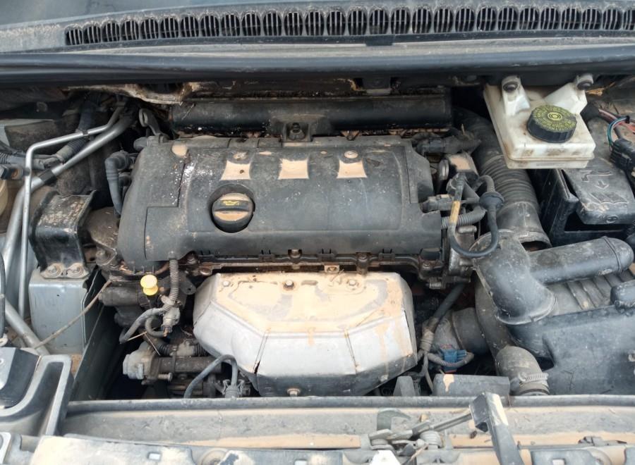 ANTINIEBLA-DELANTERO-DERECHO-PEUGEOT-5008-1-6-16V-120-CV-Ano-2012-Auto-Desguace-Luque