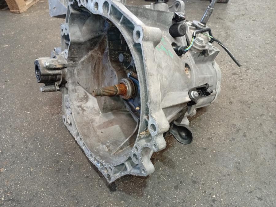 CAJA-DE-CAMBIOS-MANUAL-PEUGEOT-5008-1-6-16V-120-CV-Ano-2012-Auto-Desguace-Luque