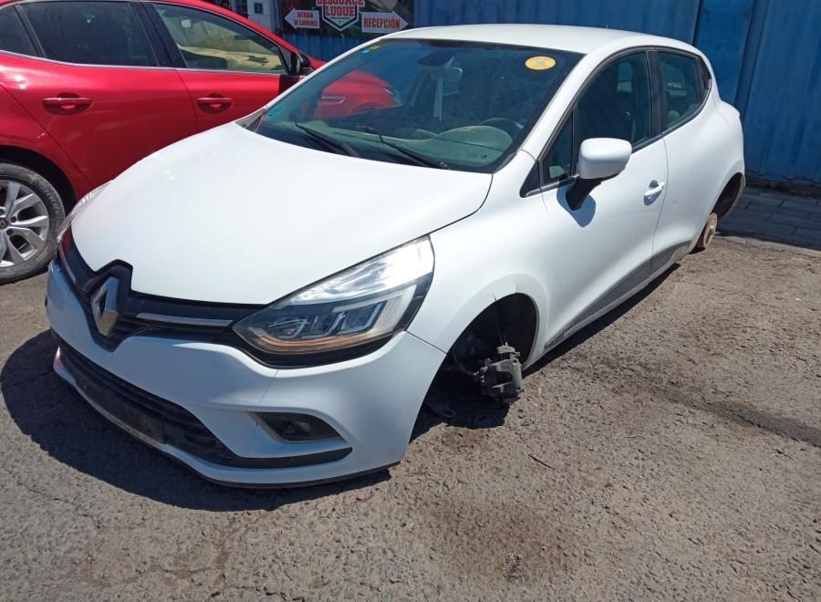 ANTINIEBLA-DELANTERO-DERECHO-RENAULT-CLIO-IV-0-9-90-CV-Ano-2018-Auto-Desguace-Luque