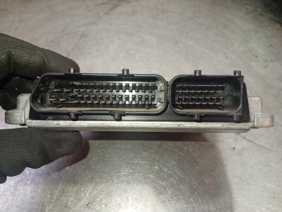 CENTRALITA-DE-MOTOR-VOLKSWAGEN-PASSAT-BERLINA-3B2-1-9-TDI110CV-Ano-1999-Auto-Desguace-Luque