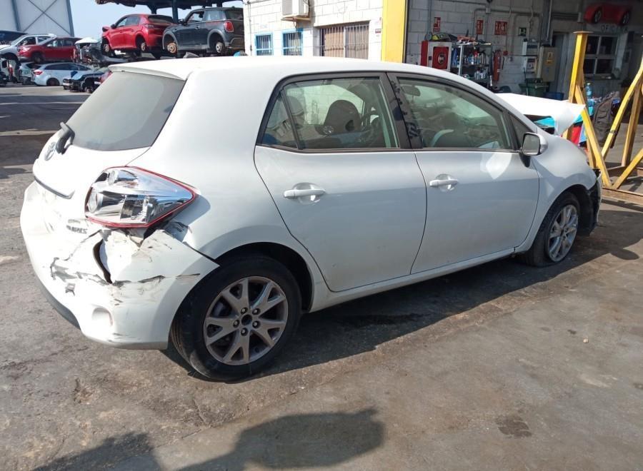 PILOTO-TRASERO-IZQUIERDO-TOYOTA-AURIS-1-6-16V-CAT-132-CV-Ano-2012-Auto-Desguace-Luque