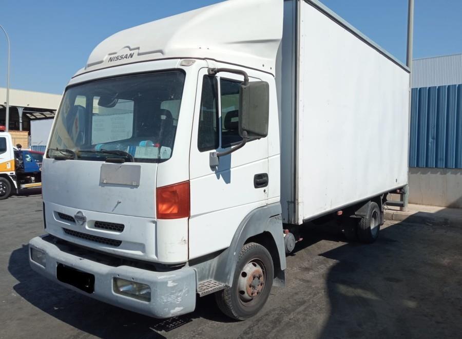 FARO-DELANTERO-DERECHO-NISSAN-ATLEON-3-0-TD-Ano-2001-Auto-Desguace-Luque