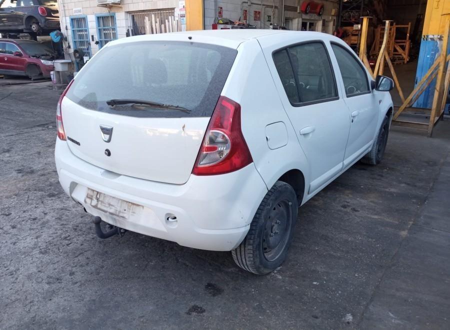 FARO-DELANTERO-IZQUIERDO-DACIA-SANDERO-1-2-16V-CAT-75-CV-Ano-2012-Auto-Desguace-Luque