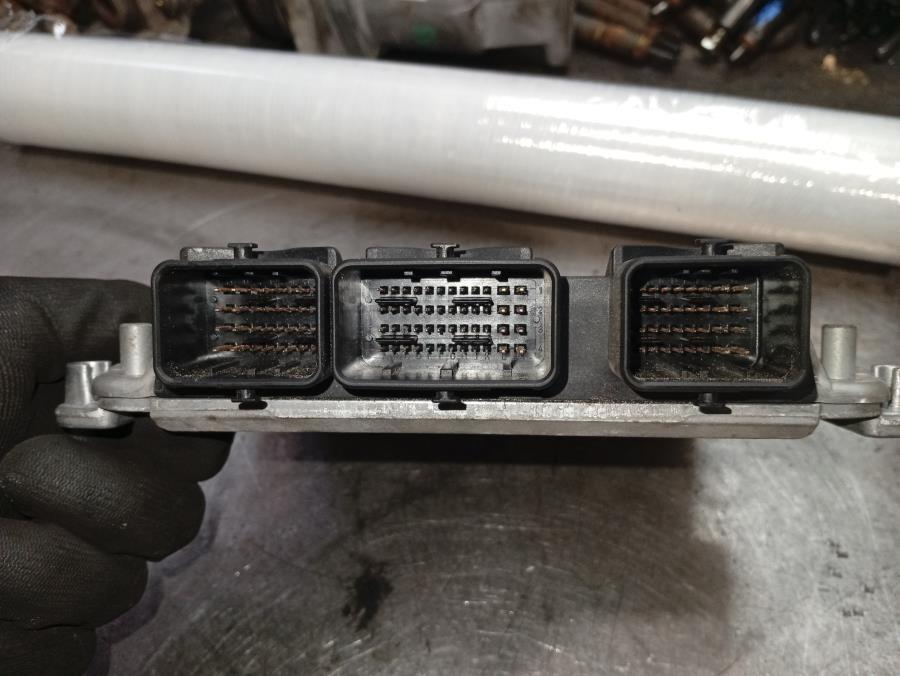 CENTRALITA-DE-MOTOR-CITROEN-C5-2-0-HDI-109CV-Ano-2001-Auto-Desguace-Luque