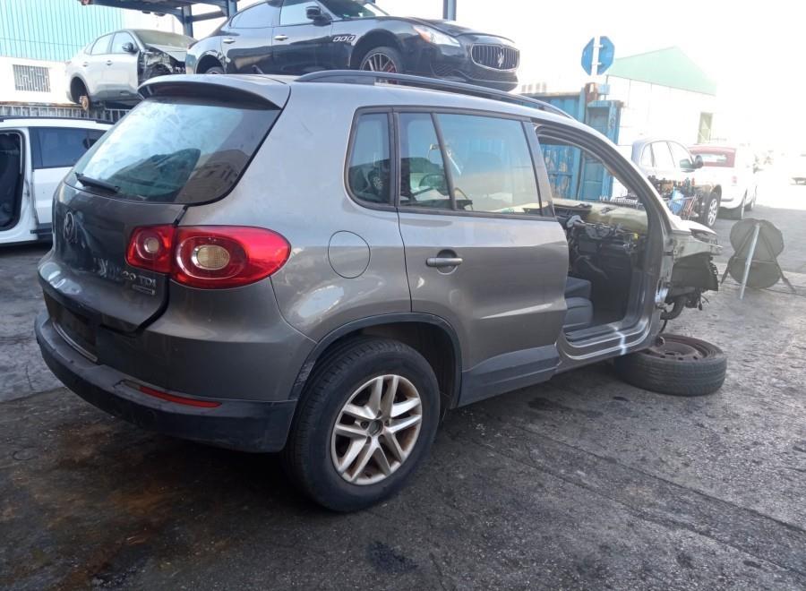 PILOTO-TRASERO-DERECHO-VOLKSWAGEN-TIGUAN-2-0-TDI-140-CV-Ano-2010-Auto-Desguace-Luque
