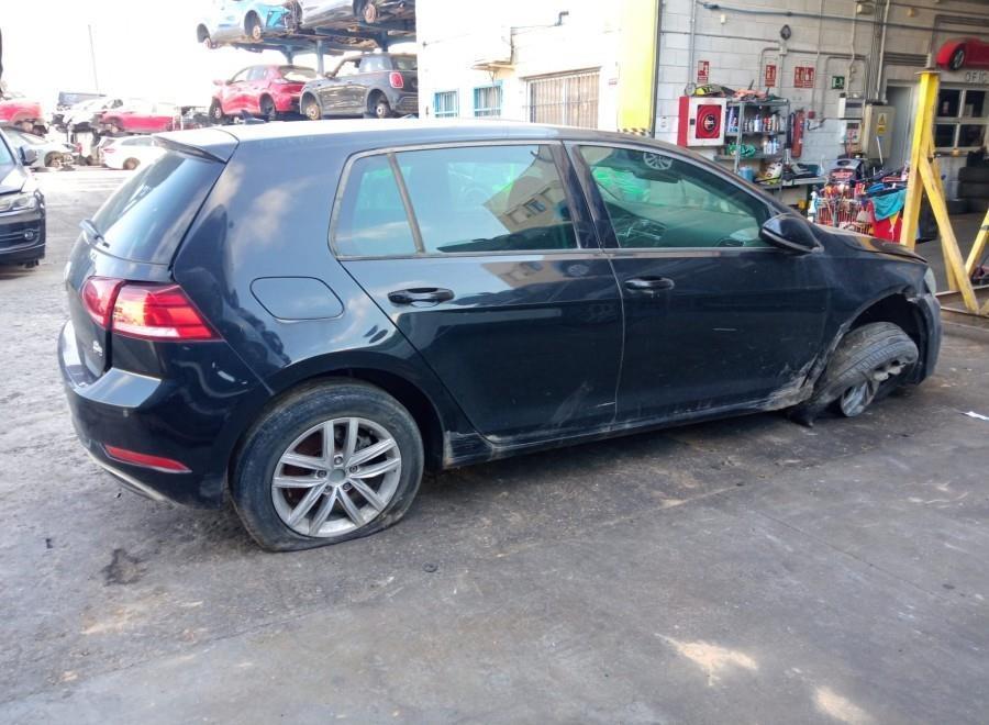 ANTINIEBLA-DELANTERO-DERECHO-VOLKSWAGEN-GOLF-VII-VARIANT-BV5-1-6-TDI-115-CV-Ano-2019-Auto-Desguace-Luque