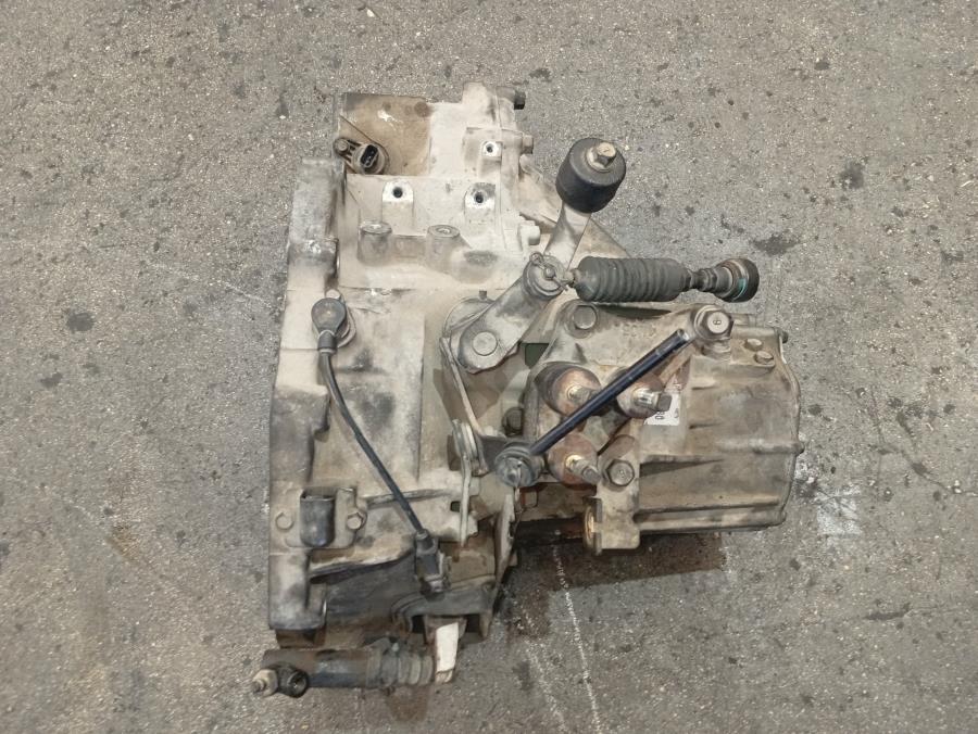 CAJA-DE-CAMBIOS-MANUAL-KIA-CARNIVAL-II-2-9-CRDi-CAT-144-CV-Ano-2006-Auto-Desguace-Luque