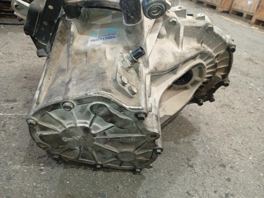 CAJA-DE-CAMBIOS-MANUAL-KIA-CARNIVAL-II-2-9-CRDi-CAT-144-CV-Ano-2006-Auto-Desguace-Luque