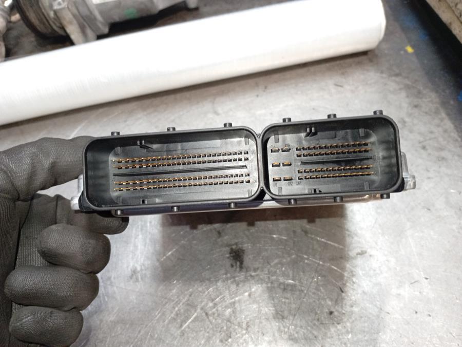 CENTRALITA-DE-MOTOR-BMW-X5-E70-3-0-TURBODIESEL-CAT-235-CV-Ano-2009-Auto-Desguace-Luque