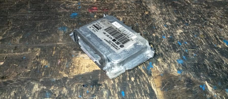 BALASTRO-DE-FARO-IZQUIERDO-XENON-AUDI-Q7-3-0-V6-24V-TDI-233-CV-Ano-2006-Auto-Desguace-Luque