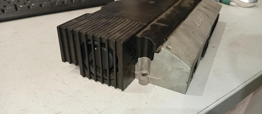 AMPLIFICADOR-DE-SONIDO-AUDI-Q7-3-0-V6-24V-TDI-233-CV-Ano-2006-Auto-Desguace-Luque