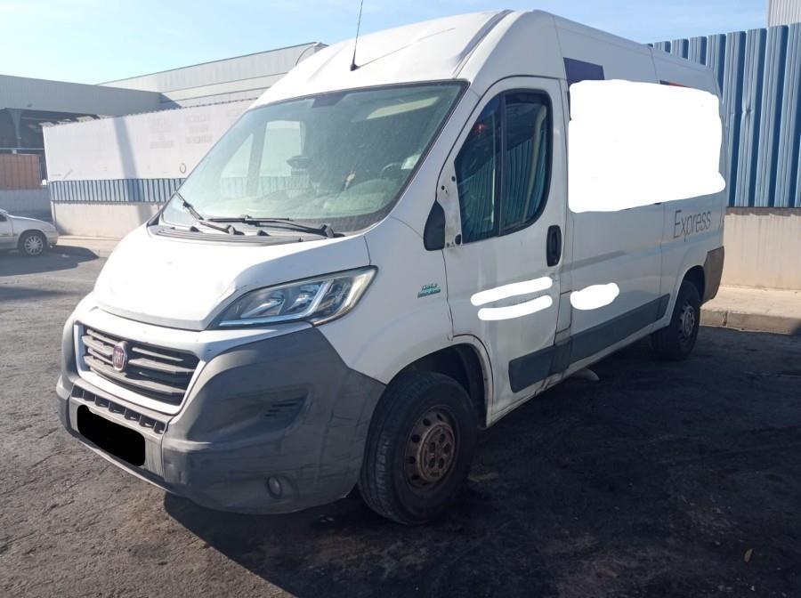 TERCERA-LUZ-DE-FRENO-FIAT-DUCATO-2-3-JTD-CAT-131-CV-Ano-2015-Auto-Desguace-Luque