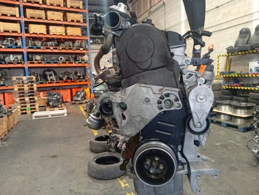 MOTOR-COMPLETO-VOLKSWAGEN-GOLF-IV-BERLINA-1J1-1-9-TDI-116-Ano-2000-Auto-Desguace-Luque