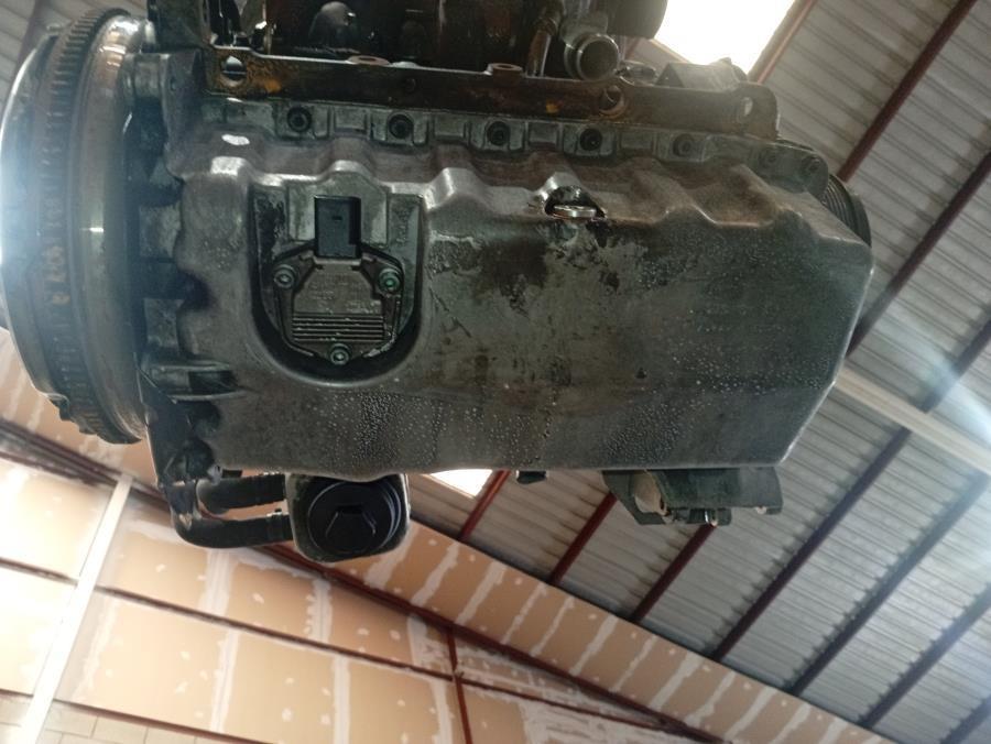 MOTOR-COMPLETO-VOLKSWAGEN-GOLF-IV-BERLINA-1J1-1-9-TDI-116-Ano-2000-Auto-Desguace-Luque
